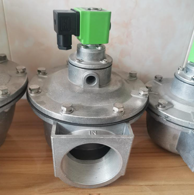 高效脉冲阀喷吹清灰瞬间特写