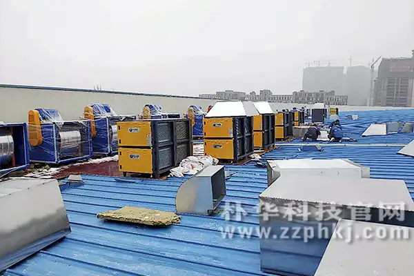 案例:中央厨房油烟净化器现场安装